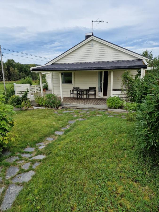 Warm And Cozy Cottage, Great Location Kvaloya Exterior photo